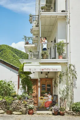 安吉青之戀舍民宿 安吉荷花山漂流サービスステーション周辺のホテル