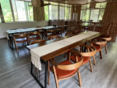 Floral Hotel·Yunshan Yue Hotel (Liuba Branch) โรงแรมในหลิวปา