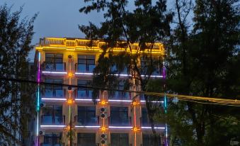 Jinbian Scenic Hotel (Golden Beach on Wanwei Island)