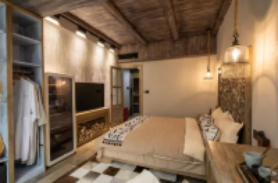 Anshun Huangguoshu Fantutunbao Culture Homestay