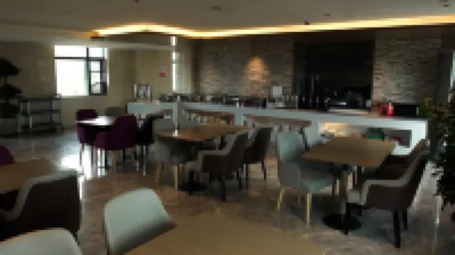 麗楓飯店（日喀則店）