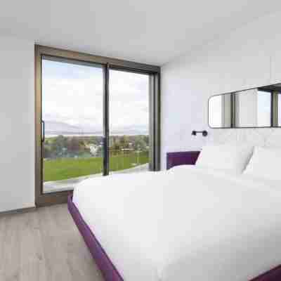 Yotel Geneva Lake Rooms