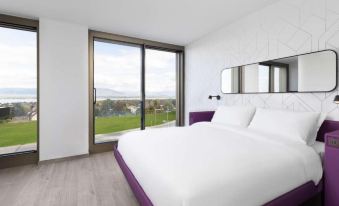 Yotel Geneva Lake