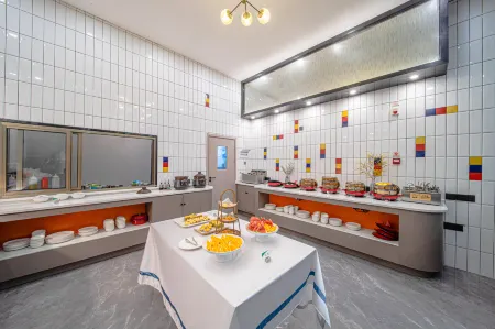 yuepenghotel Отели рядом с достопримечательностью «Zhangba Guiyuan Forest»