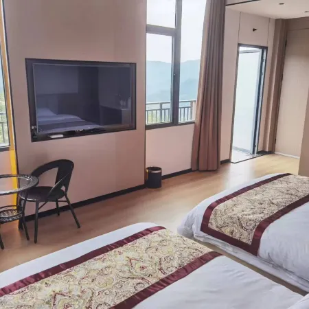 Xijiang Chinese Inn Hotel (Xijiang Qianhu Miao Village West Gate Tourist Service Center)