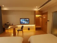Xinyue Hotel (Lushan High-Speed Railway Station)