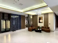 Shibaiyun E-Sports Hotel (Xincheng City Plaza) - 2-Star
