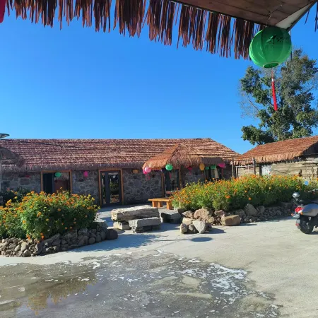 Shishe Homestay