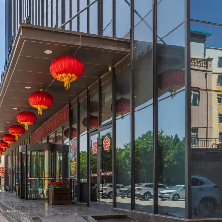 Baiyin Chunmao Wenhua Hotel (Pingchuan Bus Station)
