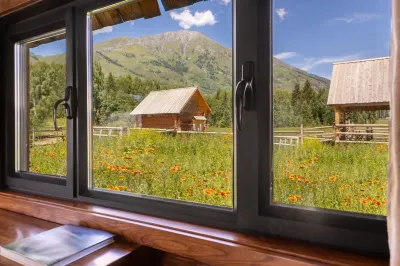 Tree Talk Homestay Hotels near Jiadengyu National Forest Park