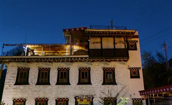 Sangdun Longzhu Homestay (Zhonglu Tibetan Village)