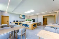 Green Light Residence Hotel (Song County Checun) - Frühstück
