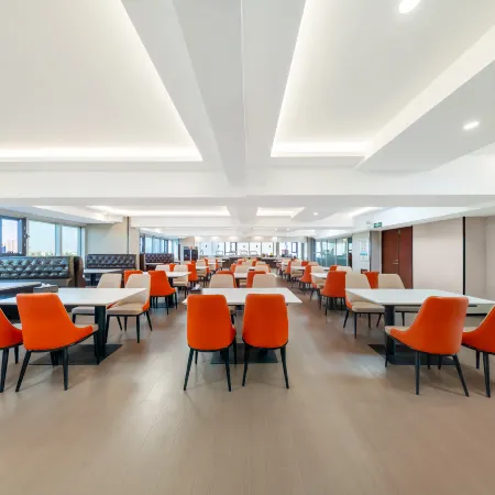 Heyizhige Hotel (Kelamayi West Ring Road)