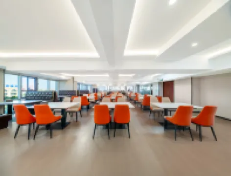Heyizhige Hotel (Kelamayi West Ring Road)