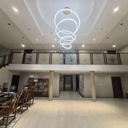 Chenglong Apartment