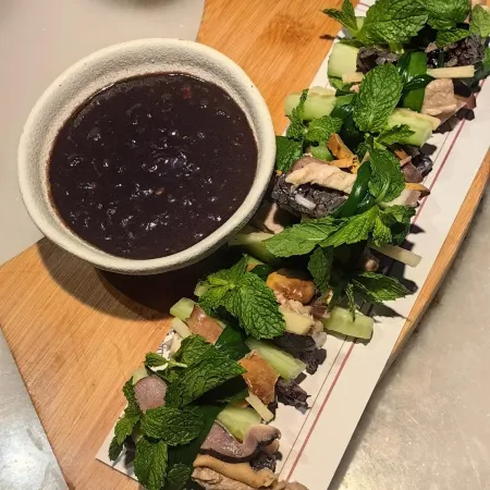 Milan • Serenity Haven Design Hotel (Nandan Bus Terminal Jin Furong Plaza) Отели в г. Наньдань