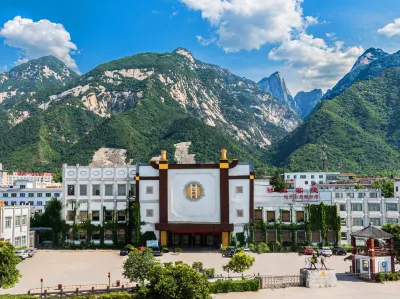 Huashan Inn (Xia Culture Theme Hotel) Hotel di Huayin