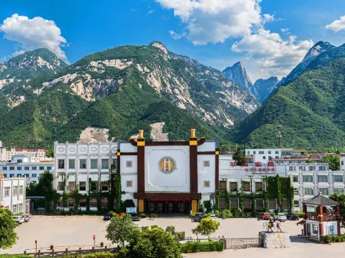 Huashan Inn & Hero Culture Theme Hotel (Yuquanyuan Store in Huashan Scenic Spot)