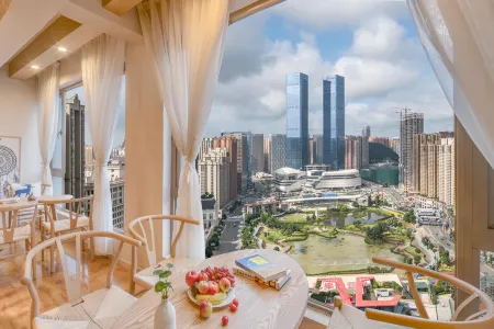 Caiyun Chunxu · High-Altitude View City Homestay (Huaguoyuan White House Shopping Center Branch) Отели рядом с достопримечательностью «Jiaxiu Square Public Lavatory»