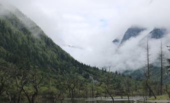 Siguniangshan Impression Mountain Villa