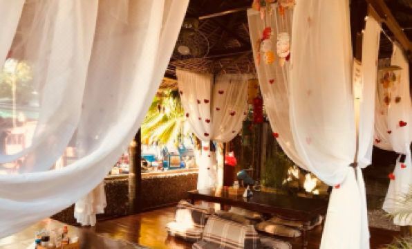 Coucou Bar Hotel and Restaurant