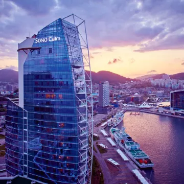 Sono Calm Yeosu Отели рядом с достопримечательностью «Остров Одонго»