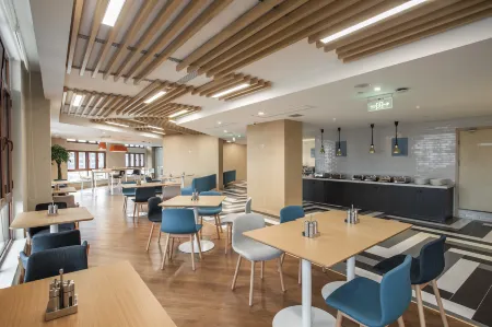 Holiday Inn Express Zhangjiagang Free Trade Zone Отели рядом с достопримечательностью «xiangshansi»