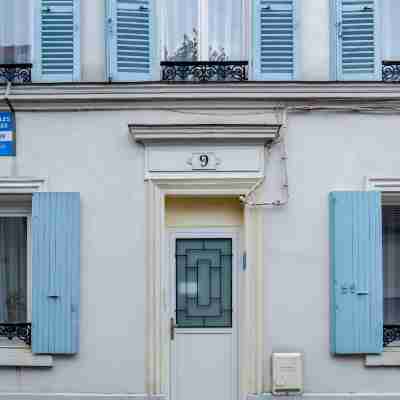 Résidence Hôtel le Relais Amélie Hotel Exterior