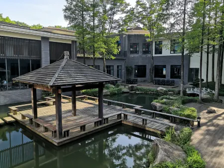 SSAW HOTEL MEILING NANCHANG Отели рядом с достопримечательностью «Jiangxi Ming and Qing Ancient Dwelling Expo Park»