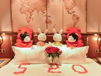 喆啡酒店(北京欢乐谷垡头地铁站店) - 至尊浪漫红酒大床房