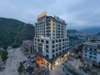 Vienna Hotel (Xilin Juding Culture and Art Center) Hotels in Xilin