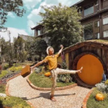 溪田·悦上   |   Alice  in  Wonderland · 愛麗絲夢遊仙境·客棧