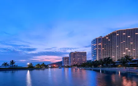 Realm Garden Hotel Отели рядом с достопримечательностью «Hailing Island National Wetland Park of Mangrove Forest»