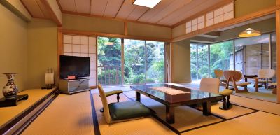 【山　荘】[四季の間]天然温泉 露天風呂付客室「桃李」（和室15畳＋7.5畳） 箱根湯本温泉 吉池旅館の写真