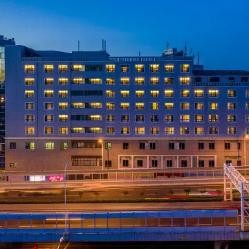 Ease Hotel Zhi (Wuhan Guanggu Plaza Yangjiawan Subway Station) Отели рядом с достопримечательностью «Южный Китайский национальный университет-Северный 2-й ворота»