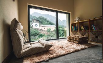 White Bird Field B&B (Jiu Shan Shan)