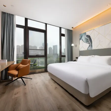 New Century Manju Hotel (Ningbo Nantang Old Street Railway Station)