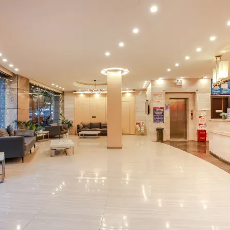 Guangzhou Long Long Hotel (Longli Bus Station Store)