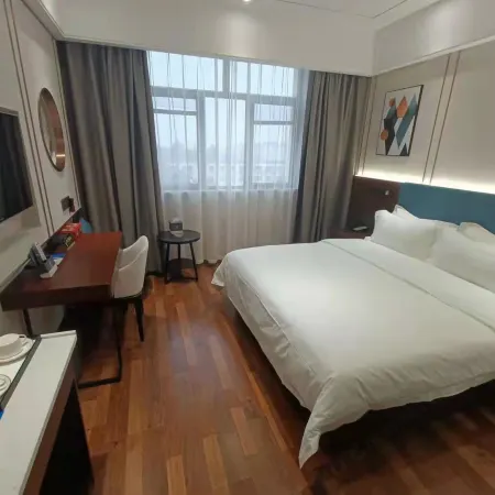 Holiday Inn Tselebari Hotéis em Condado de Qira
