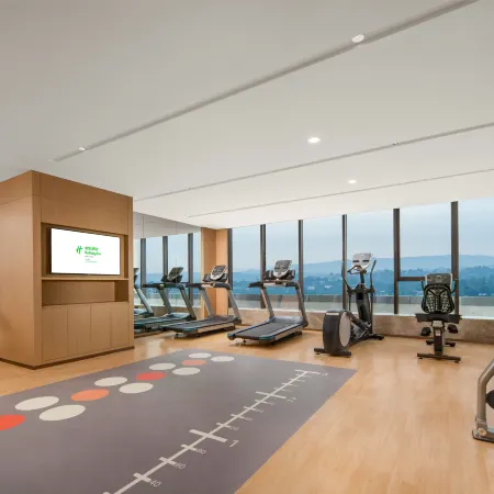 Holiday Inn LUZHOU LONGJIAN by IHG