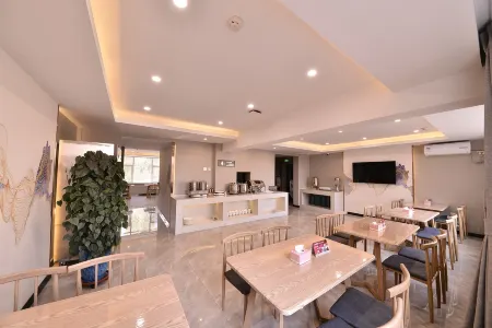 Harbin Jincheng Boutique Hotel Отели рядом с достопримечательностью «Harbin Vocational College of Science and Technology»