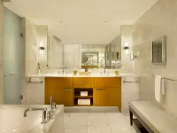 Ritz Carlton DIFC Downtown Dubai エミレイツタワー周辺のホテル