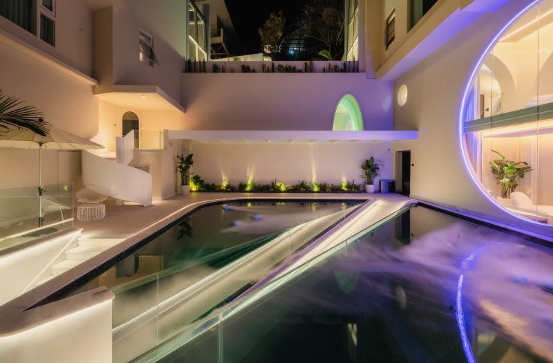 Water flows in moon Hotel photo 6