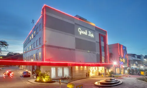 Grand Zuri Duri Hotel