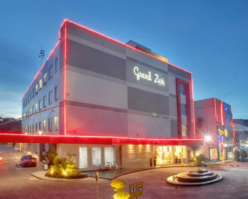 Grand Zuri Duri Hotel Hotel di Mandau