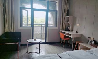 Chaohu Jingxin Holiday Hotel(Huanglu University Town Store)