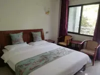 Tiantai Mountain Forest Elegant Residence Hotel - Inns