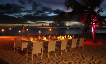 Rendezvous Bay Hotel