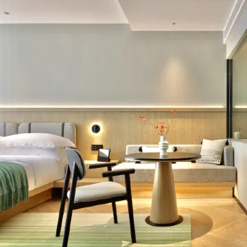 Weilu Hotel (Zhengzhou Jinshui Road Yanzhuang Metro Station Branch) Отели рядом с достопримечательностью «Zhengzhou Shang Dynasty Ruins»