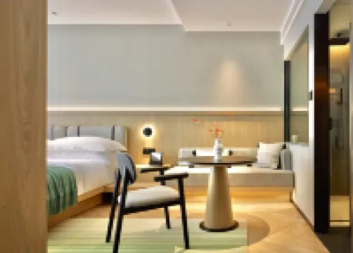 Weilu Hotel (Zhengzhou Jinshui Road Yanzhuang Metro Station Branch)